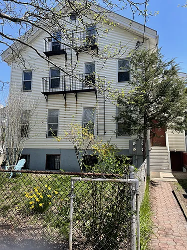 106 Columbia St #1 Photo 1