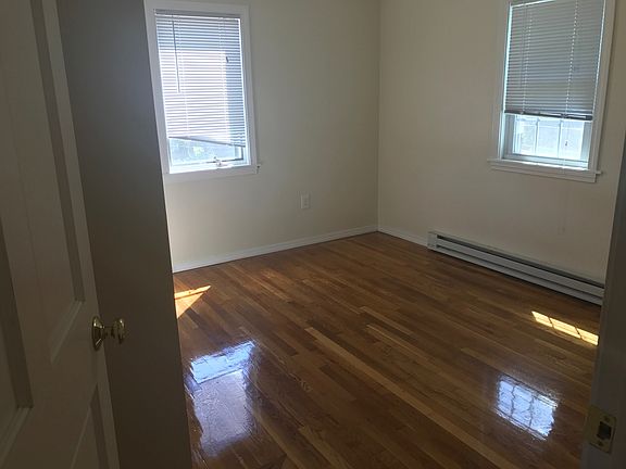 2nd image of 115 John A Dunn Memorial Dr APT 1E
