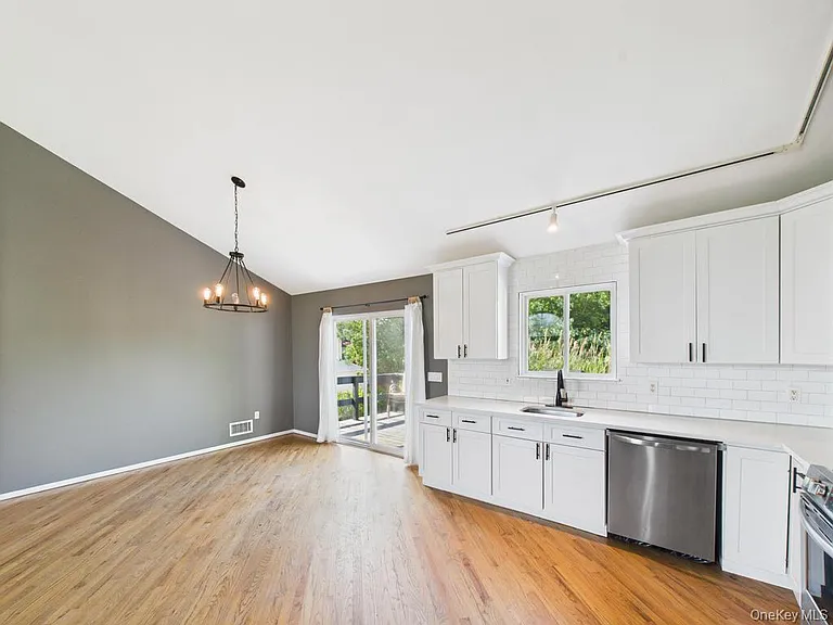 45 Willow St — Photo 17