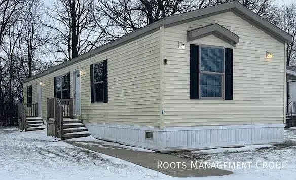 1st image of 4 Birch Crest Dr #4