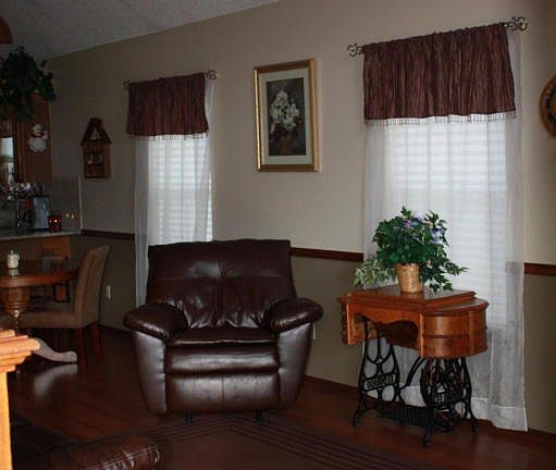 3rd image of 5633 Luella St