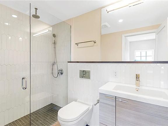 2nd image of 18 N Main St Unit 3A