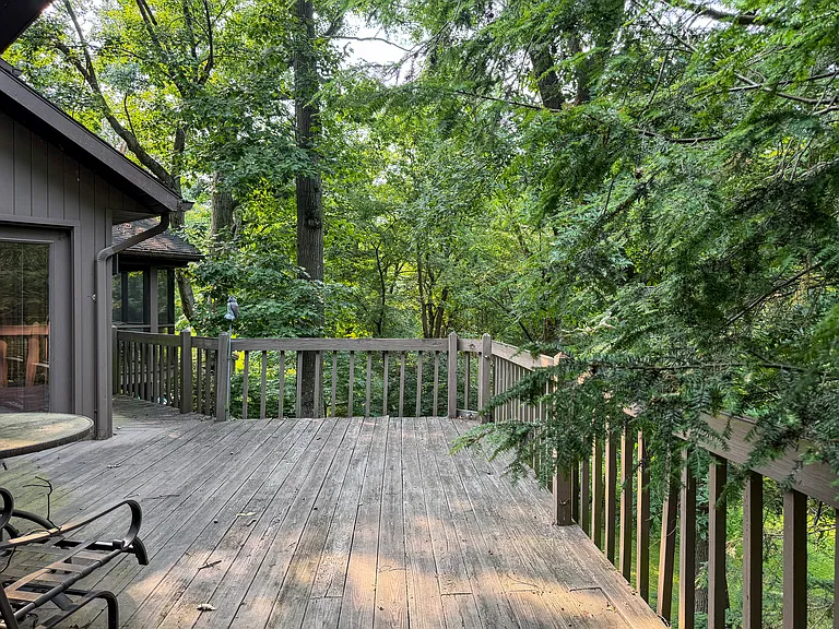133 E Woods Dr — Photo 26