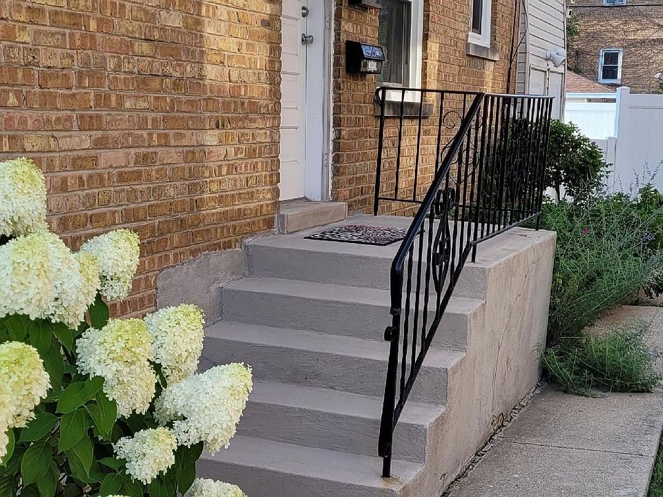 The private entrance for the second-floor apartment.