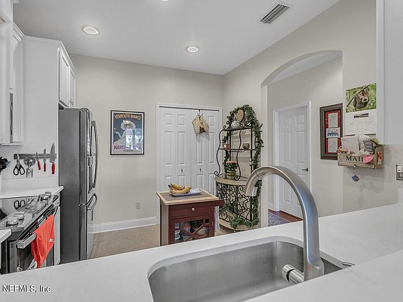 5th image of 3838 LA VISTA Circle