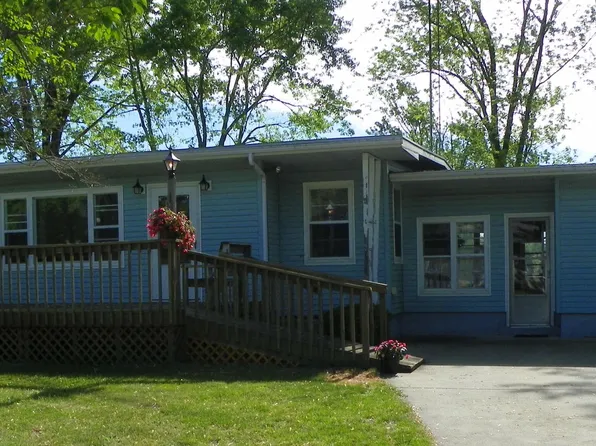 5509 S Roosevelt Rd, Stevensville, MI 49127