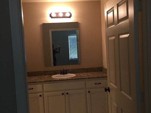 5th image of 2215 Shady Oaks Ln