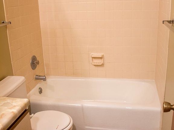 5th image of 945 D St #14