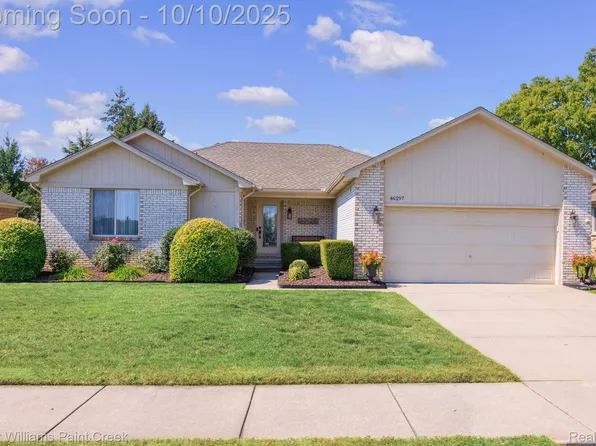 46297 Creekside Blvd, Macomb, MI 48044