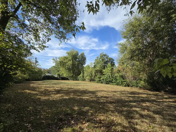 2736 W Olive Street, Springfield, MO 65802
