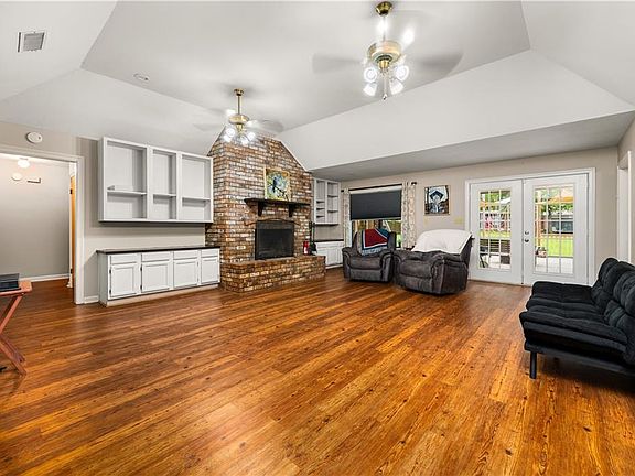 2nd image of 255 Mosby Dr