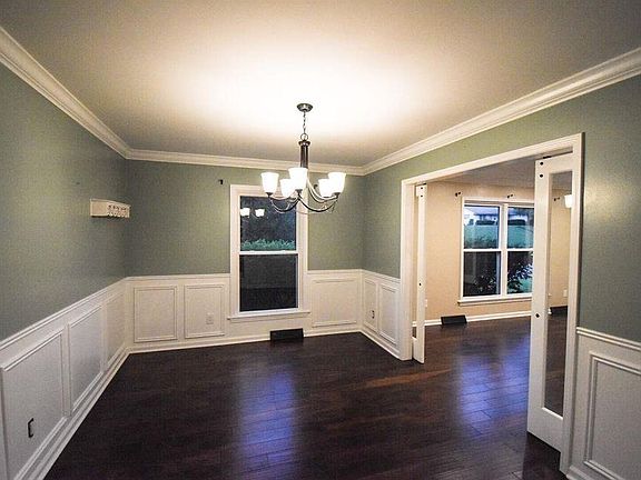 3rd image of 780 Malabu Dr