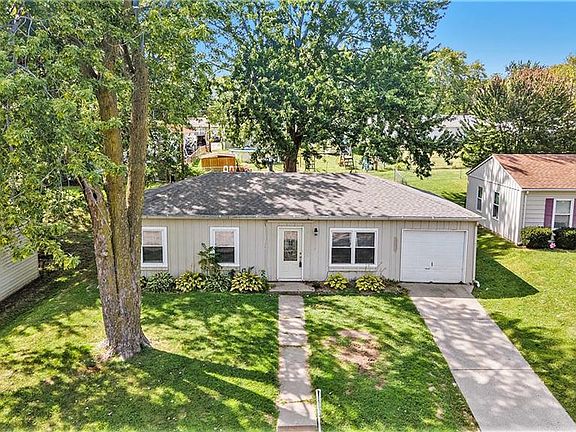 2nd image of 3306 Mandan Ln