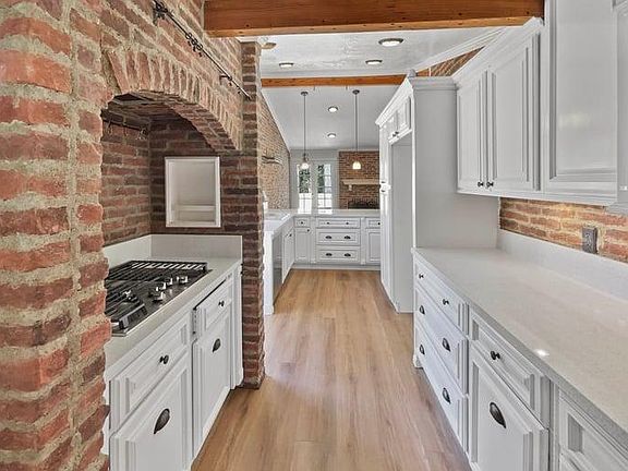4th image of 3469 Marlesta Dr