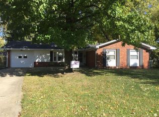 8408 W Fairview Dr, Yorktown, IN 47396