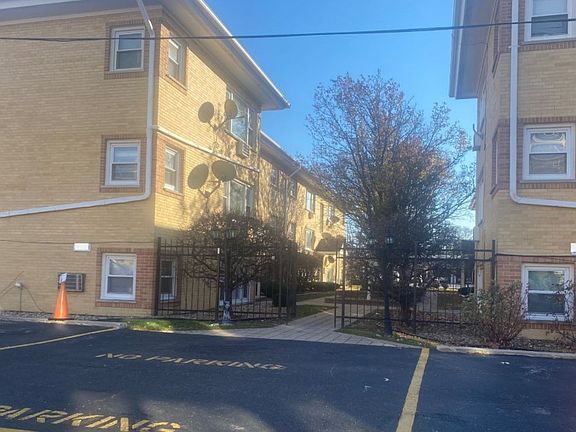 2nd image of 6634 W 95th St APT 1A