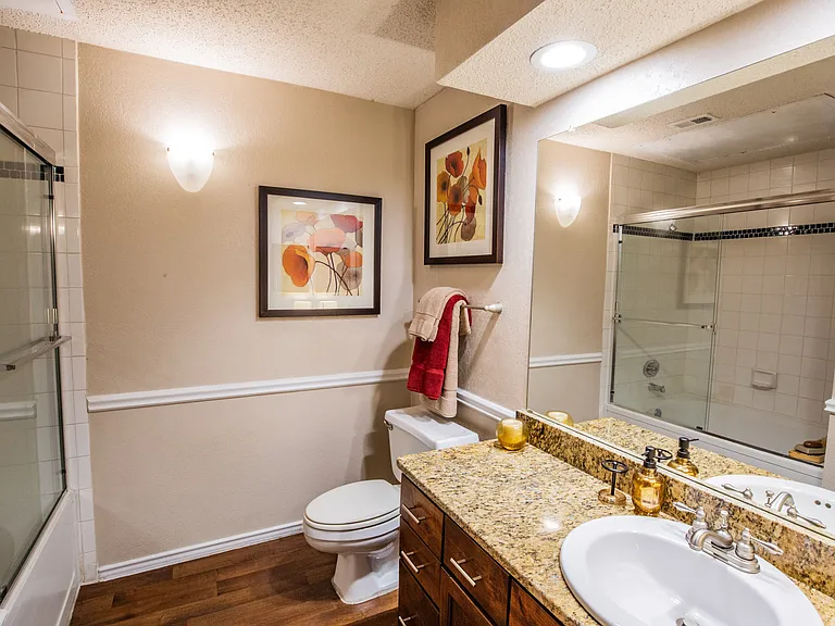 Full Bathroom