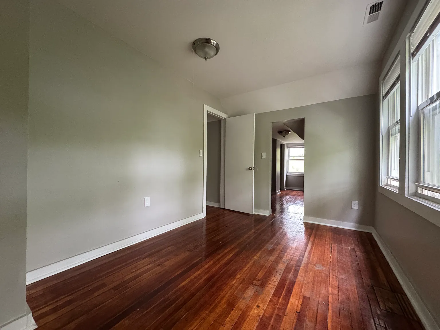 3 bed, 1248 sqft, $2,095 — Photo 1