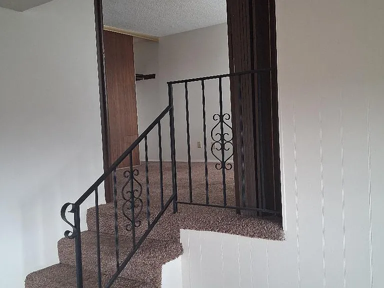 Stratford Heights — Photo 16