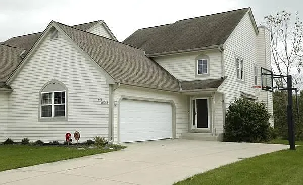 N48W16103 Lone Oak Ln — Photo 24
