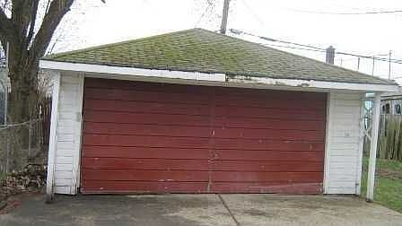 3rd image of 15300 Maddelein St