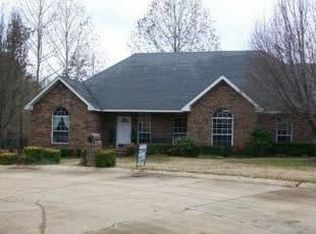 1813 Hillcrest St, Magnolia, AR 71753