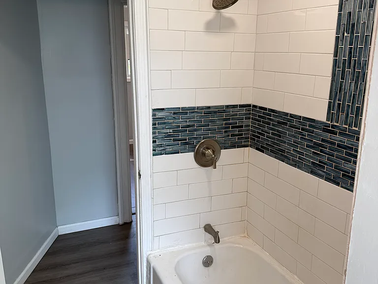 547 E Utica St #2 — Photo 8