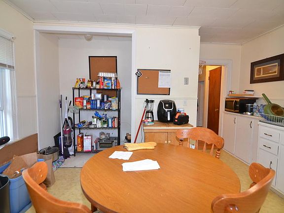 2nd image of 308 Belmont St