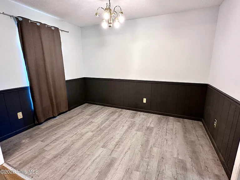 4558 Colonial Rd — Photo 8