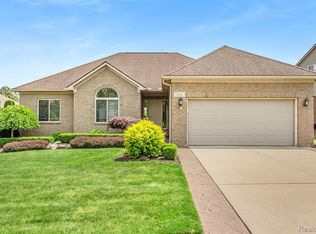 4438 Thornhill Dr, Auburn Hills, MI