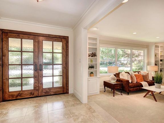 5th image of 2824 Latham Dr