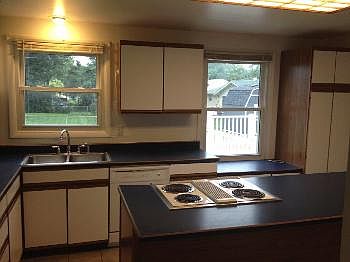 4th image of 228 Eller Ave