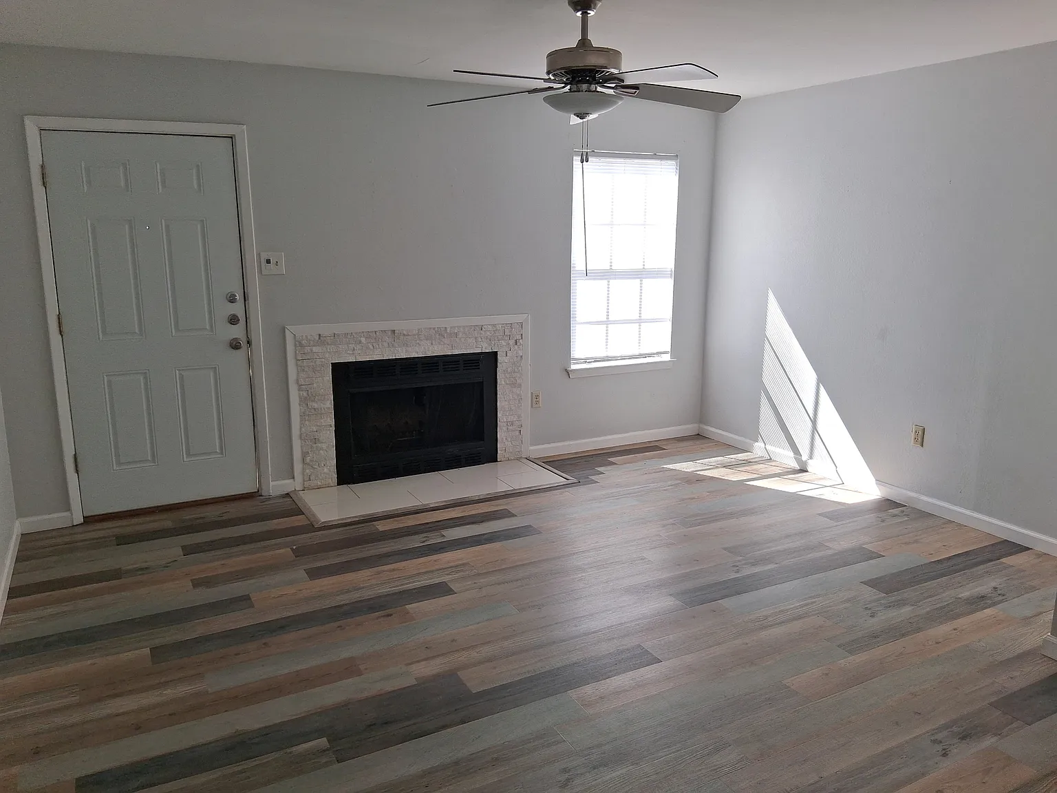 N. 7th 920 - 1 — Photo 2