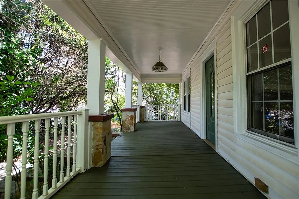 3 bed, 2.0 bath, 1891 sqft, $2,900 — Photo 3