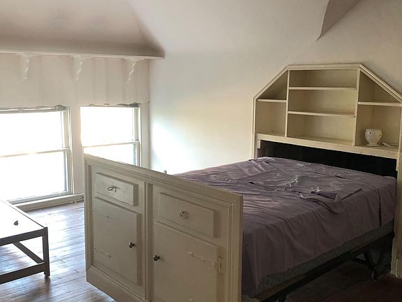 2nd image of 3828 Baltimore Ave #C