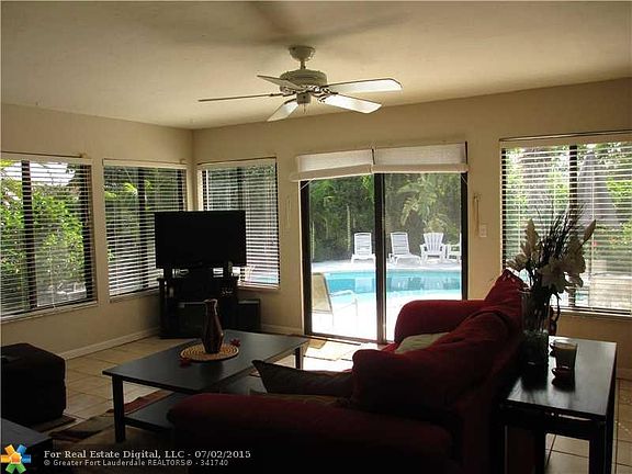 5th image of 3720 NW 103rd Ave