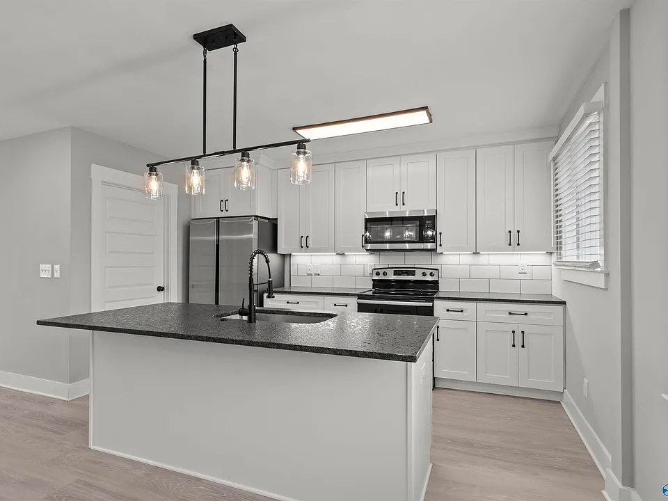 401 Clinton Ave E #3