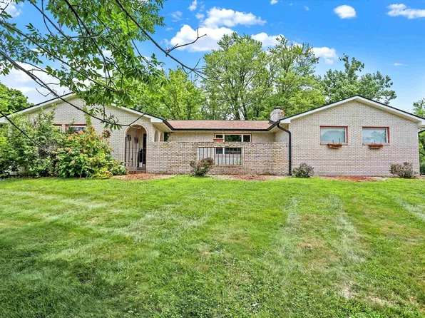 2034 N Ridgeway Dr, Ellettsville, IN 47429