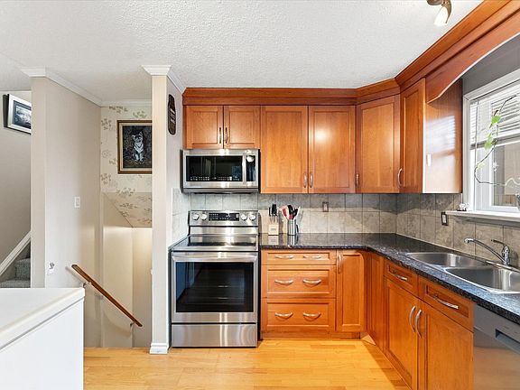 5th image of 8 Golden Spike Rd