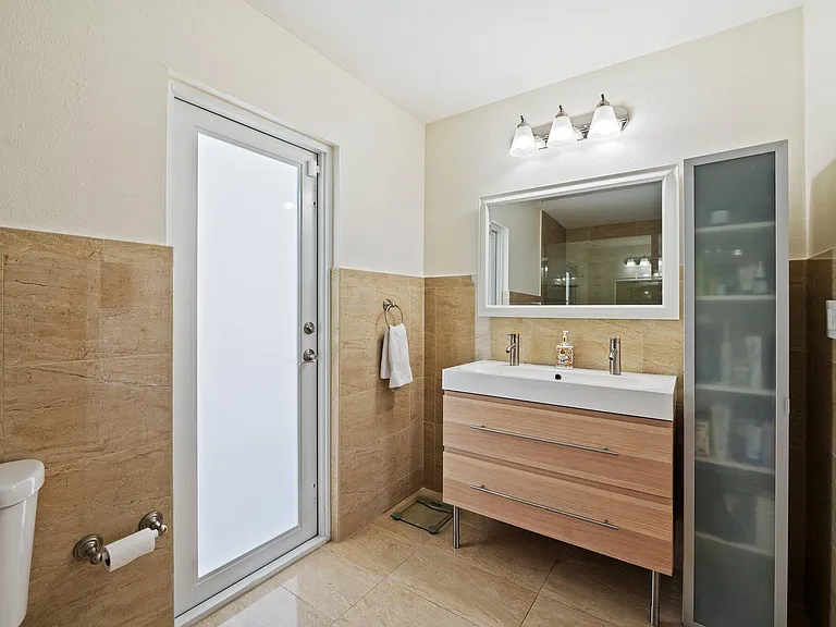 6101 SW 9th St — Photo 19