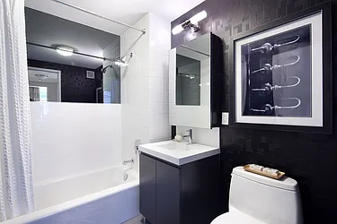 Rented by Aura Management