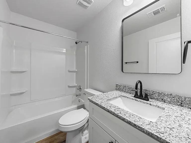 920 4th Street Pl SE — Photo 9