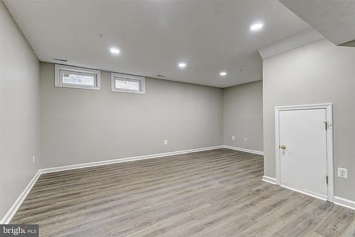 9306 Vanguard Ct — Photo 14