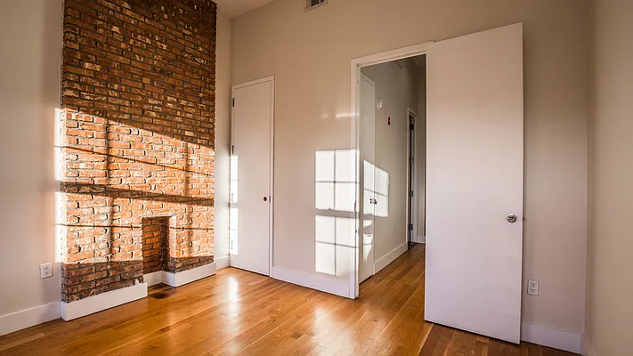 Rented by Nooklyn NYC LLC | media 4