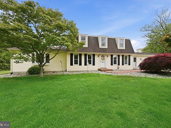 4th image of 158 Hilton Rd