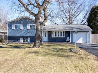 22W452 Sycamore Dr, Glen Ellyn, IL