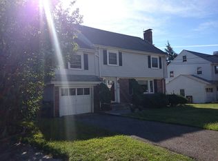 11 Lantern Ln, West Roxbury, MA 02132