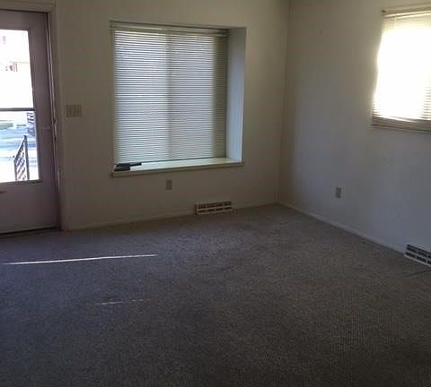 5th image of 933 W Ardussi St
