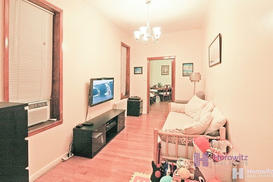 1st image of 4120 20th Ave APT 1L