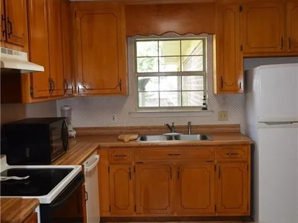 4 Plantation Cir, Rincon, GA 31326